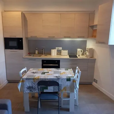 Διαμέρισμα Studio Refait Recemment Rue Des Artistes A Fréjus