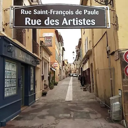 Studio Refait Recemment Rue Des Artistes A