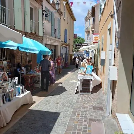 Studio Refait Recemment Rue Des Artistes A Διαμέρισμα